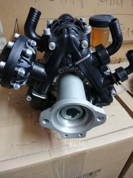 Насос мембранный Comet® серия BP110 D (110 л/мин; 20 бар); гидрокомпенсатор; фланец под гидромотор Насос мембранный Comet® серия BP110 D (110 л/мин; 20 бар); гидрокомпенсатор; фланец под гидромотор